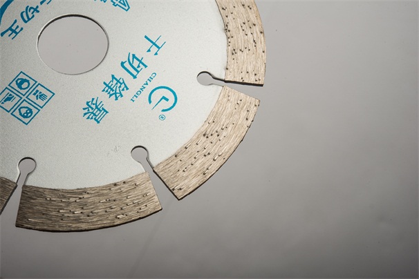 石材鋸片在不同的應(yīng)用階段應(yīng)該使用哪些石材機械呢？